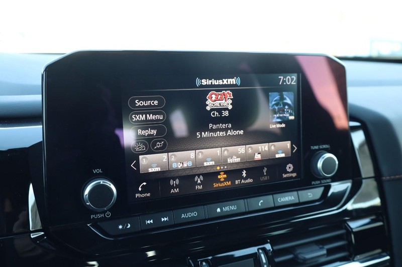 Nissan Pathfinder Vehicle Image 14