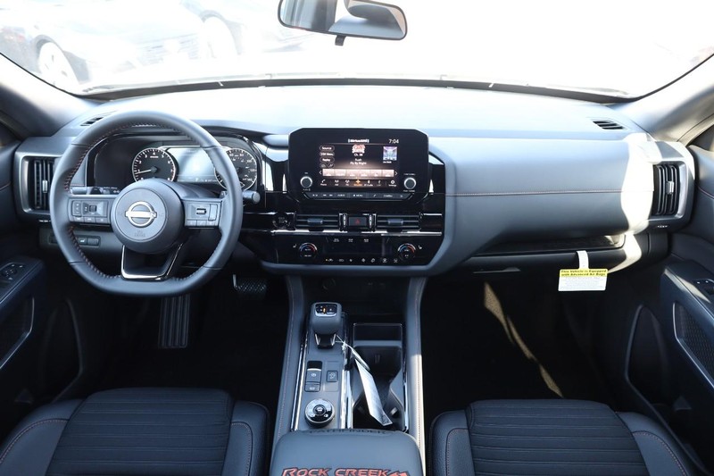 Nissan Pathfinder Vehicle Image 26