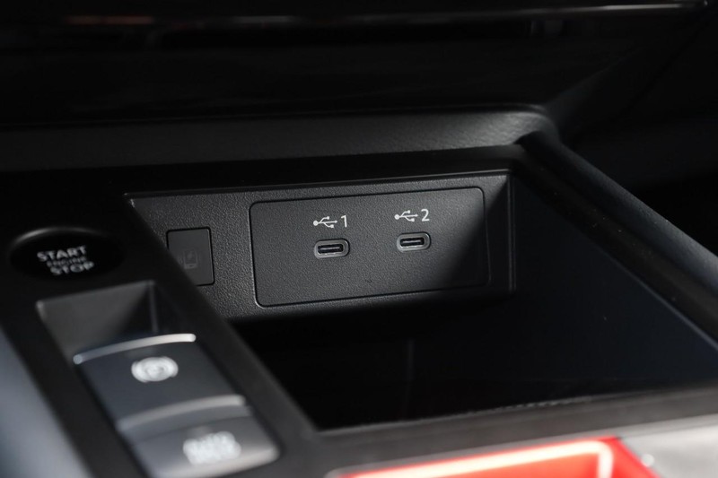 Nissan Kicks Vehicle Image 17
