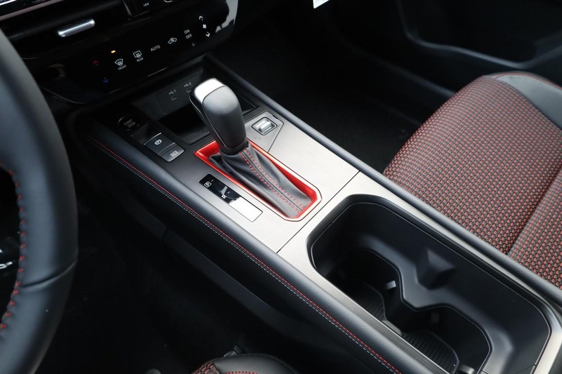 Nissan Kicks Vehicle Image 18