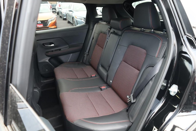 Nissan Kicks Vehicle Image 22