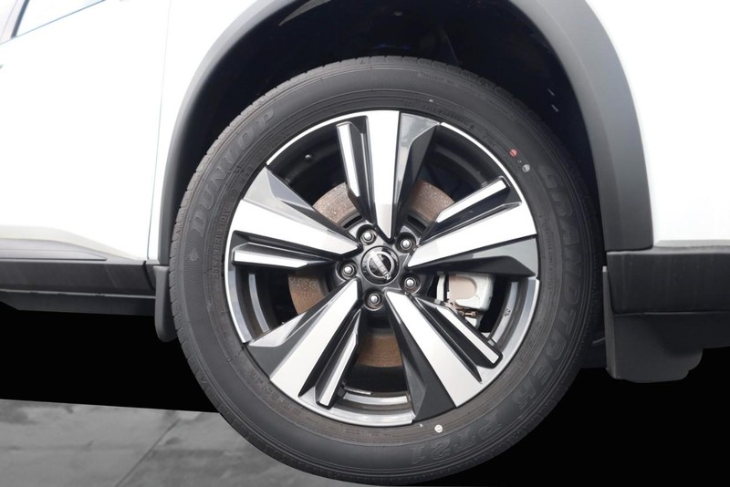 Nissan Rogue Vehicle Image 03
