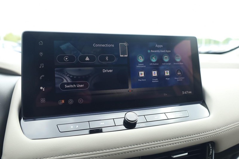 Nissan Rogue Vehicle Image 12