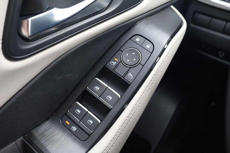 Nissan Rogue Vehicle Image 18