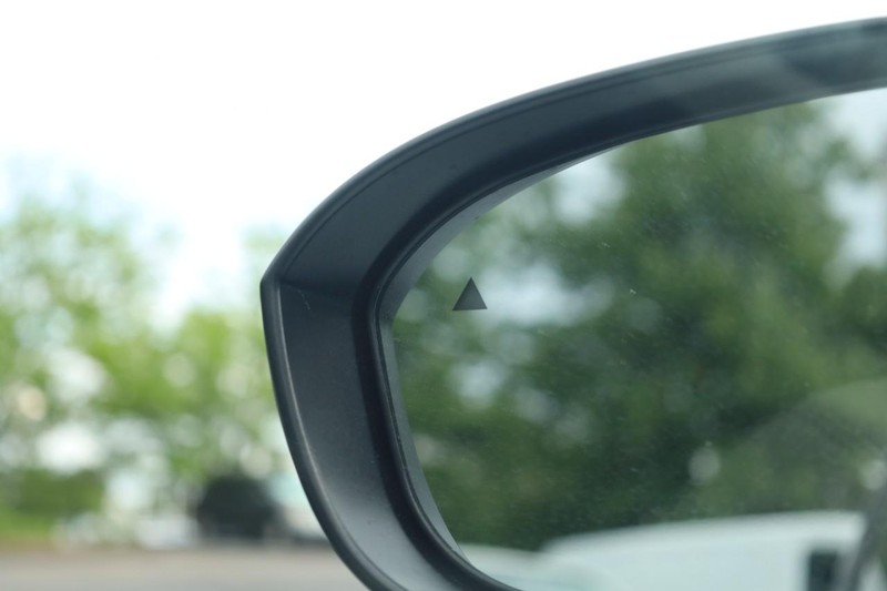 Nissan Rogue Vehicle Image 19
