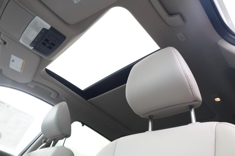 Nissan Rogue Vehicle Image 21