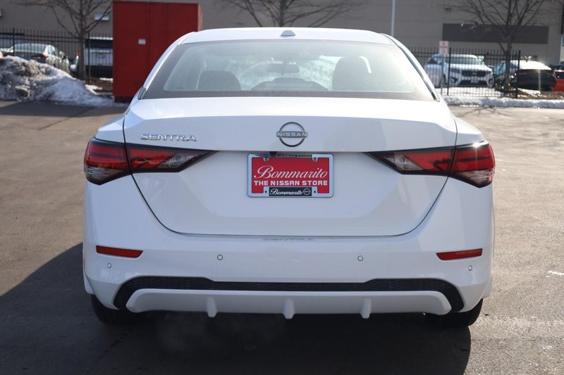 Nissan Sentra Vehicle Image 07