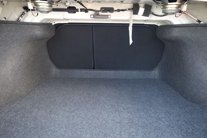 Nissan Sentra Vehicle Image 08