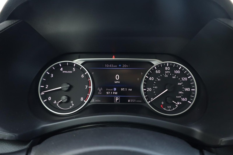 Nissan Sentra Vehicle Image 12