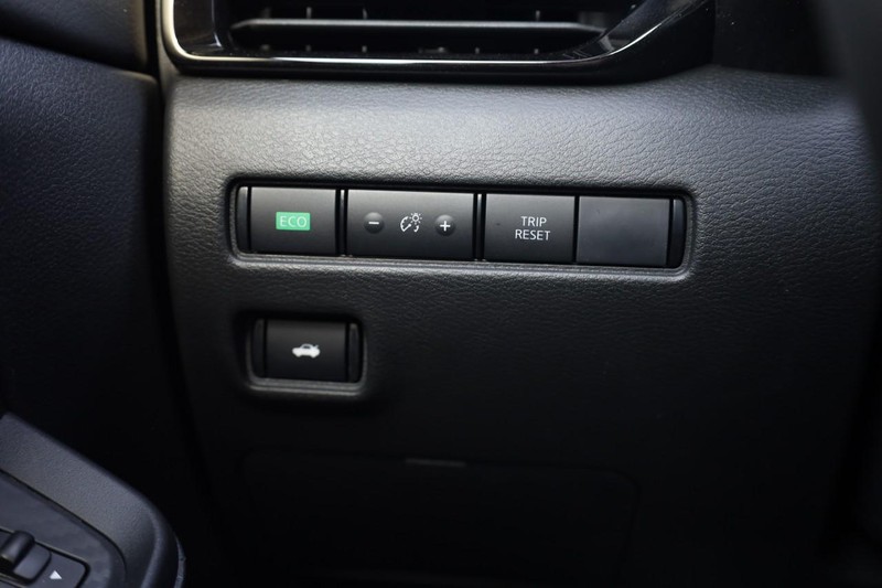 Nissan Sentra Vehicle Image 19