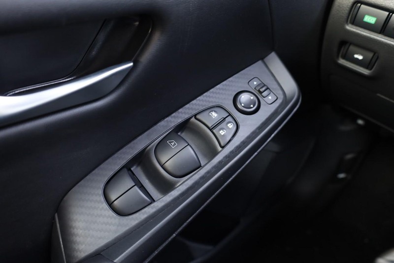 Nissan Sentra Vehicle Image 20