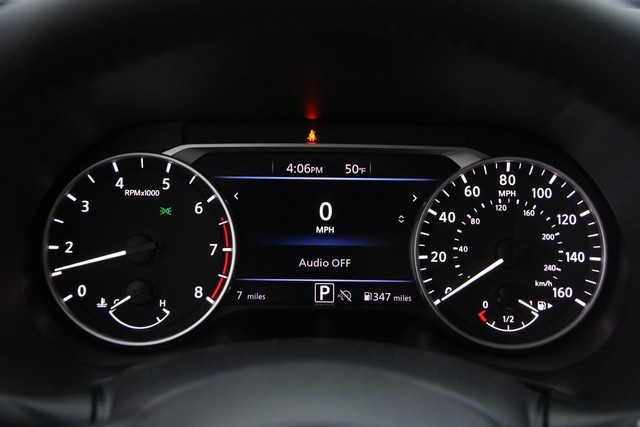 Nissan Sentra Vehicle Image 15