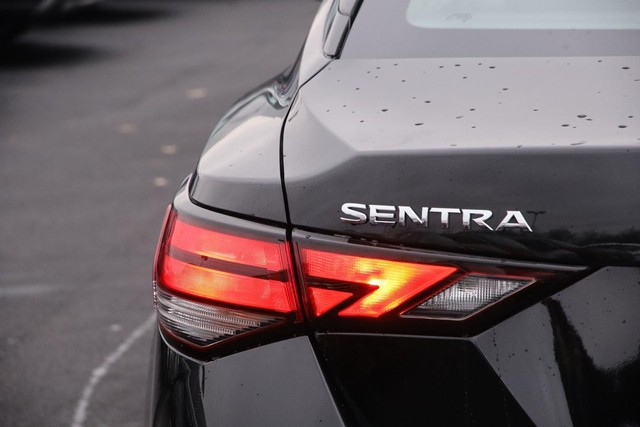 Nissan Sentra Vehicle Image 08