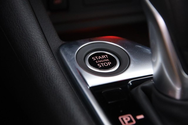 Nissan Sentra Vehicle Image 19