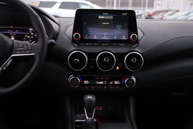 Nissan Sentra Vehicle Image 24