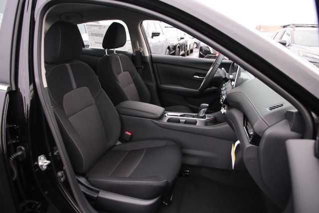 Nissan Sentra Vehicle Image 26