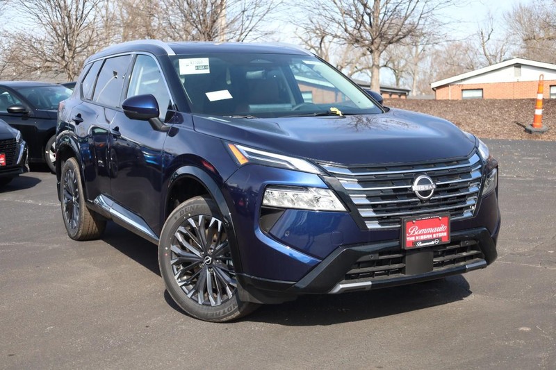 Nissan Rogue Vehicle Image 02