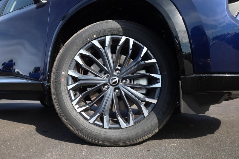 Nissan Rogue Vehicle Image 04
