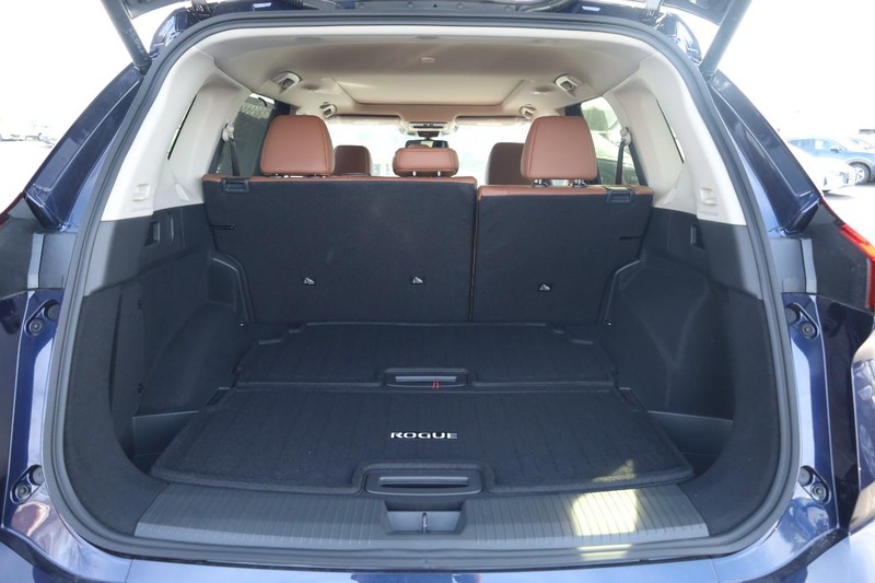 Nissan Rogue Vehicle Image 08