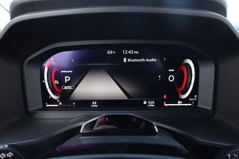 Nissan Rogue Vehicle Image 12