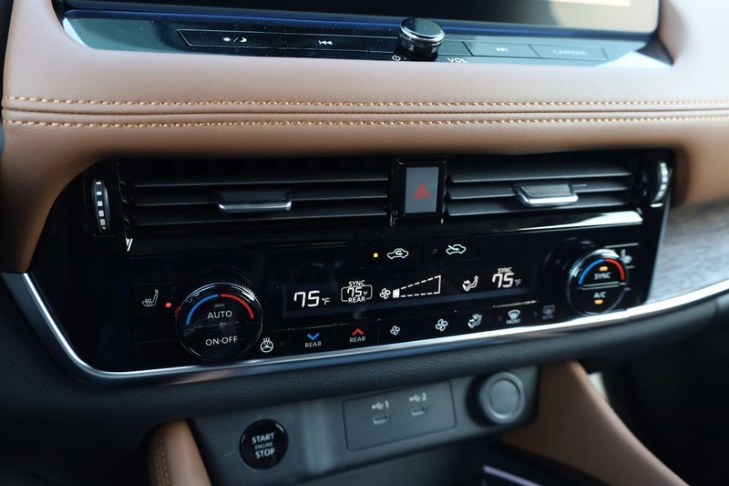 Nissan Rogue Vehicle Image 16