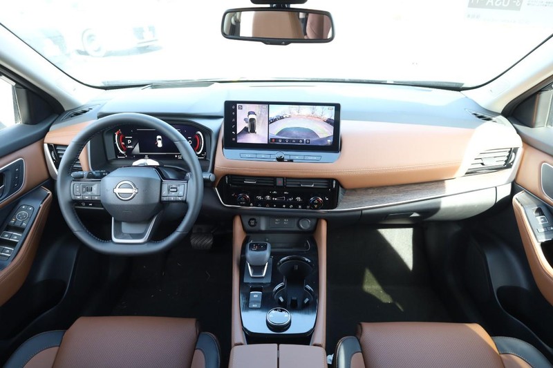 Nissan Rogue Vehicle Image 25