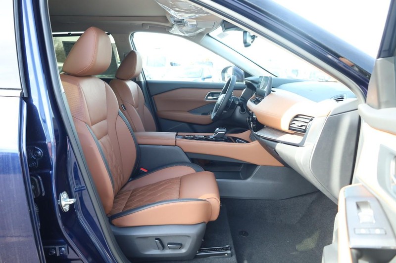 Nissan Rogue Vehicle Image 27