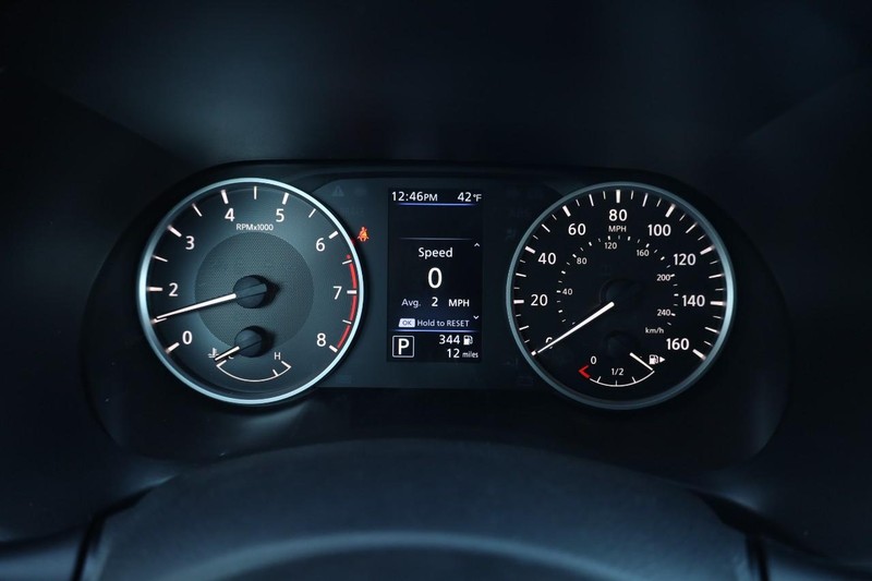 Nissan Sentra Vehicle Image 12