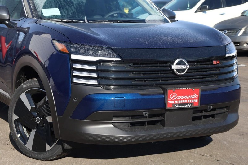 Nissan Kicks Vehicle Image 03