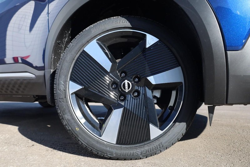 Nissan Kicks Vehicle Image 04