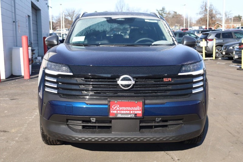 Nissan Kicks Vehicle Image 05