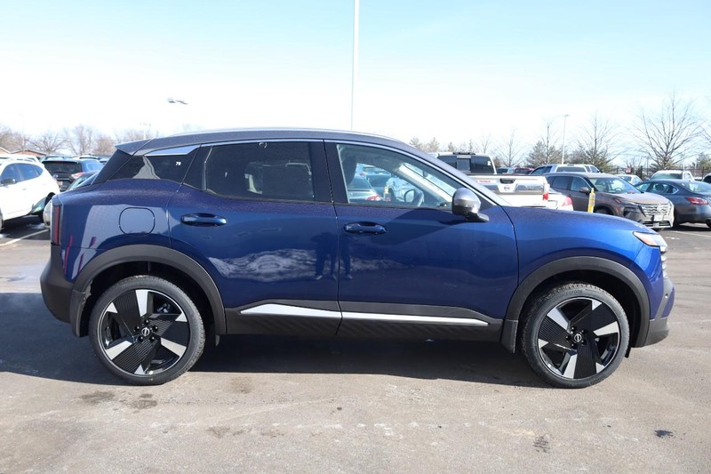 Nissan Kicks Vehicle Image 06