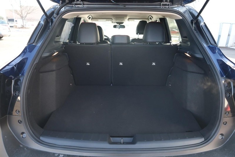 Nissan Kicks Vehicle Image 08
