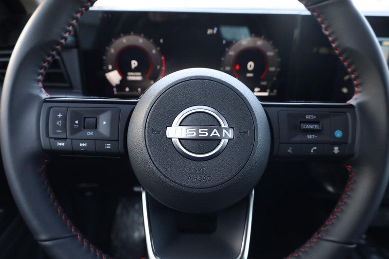 Nissan Kicks Vehicle Image 11