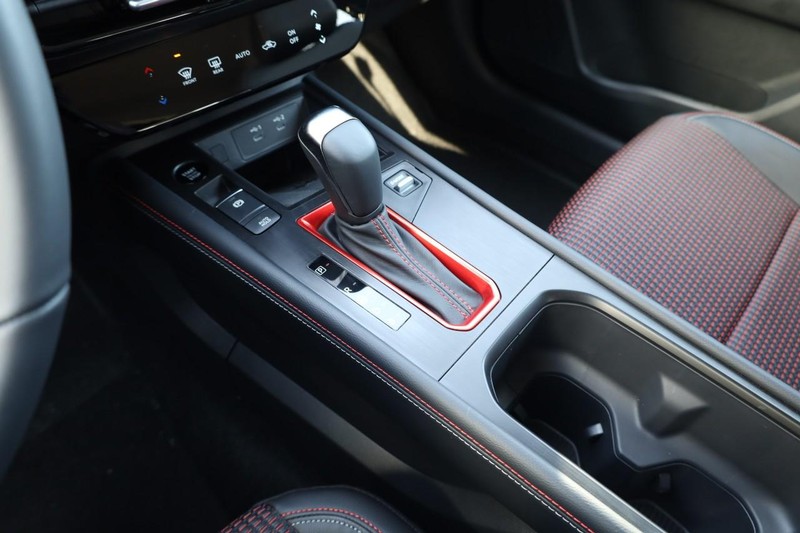Nissan Kicks Vehicle Image 19