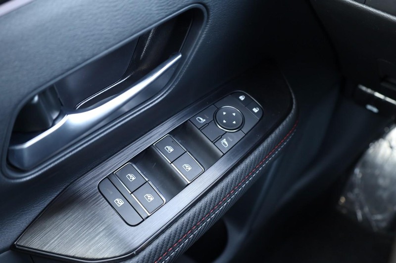 Nissan Kicks Vehicle Image 21