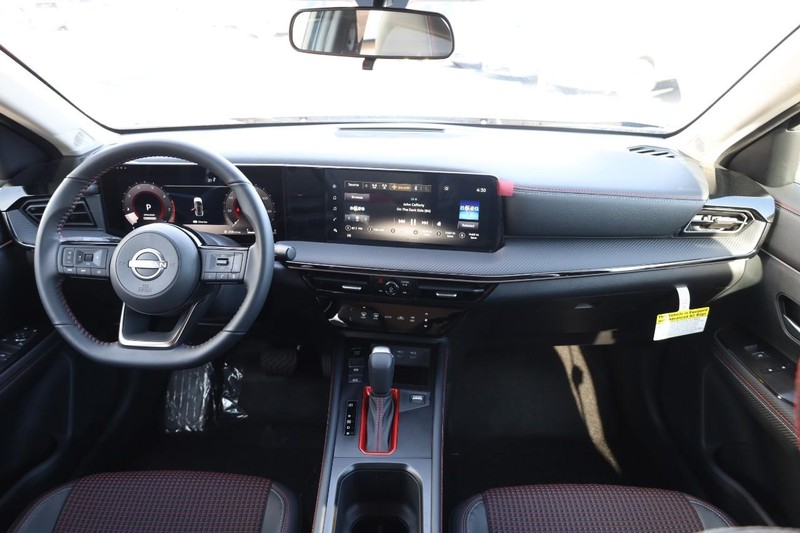 Nissan Kicks Vehicle Image 24