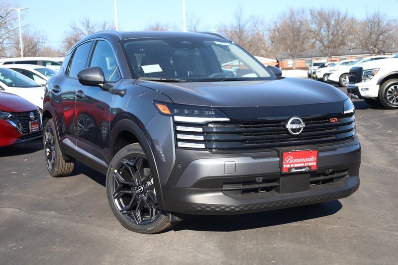Nissan Kicks Vehicle Image 02