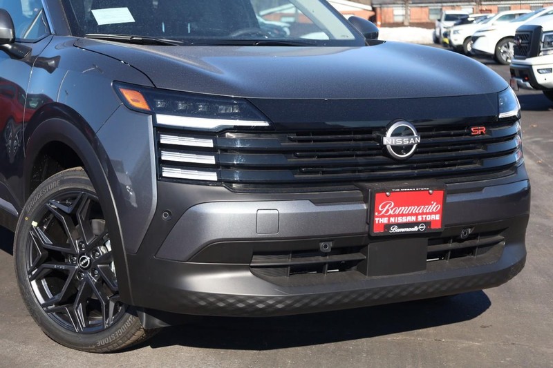 Nissan Kicks Vehicle Image 03