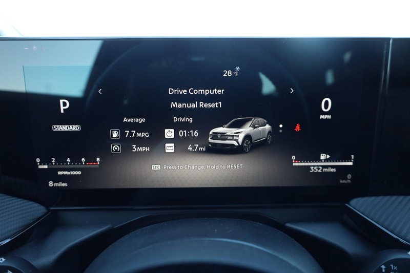 Nissan Kicks Vehicle Image 12