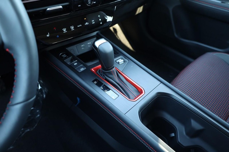 Nissan Kicks Vehicle Image 19