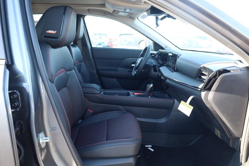 Nissan Kicks Vehicle Image 27