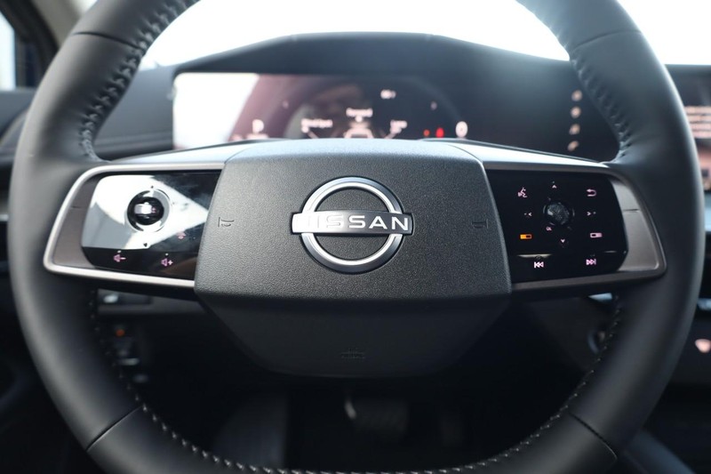 Nissan Murano Vehicle Image 11