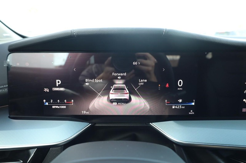 Nissan Murano Vehicle Image 12