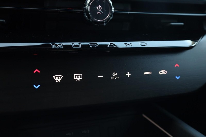Nissan Murano Vehicle Image 16