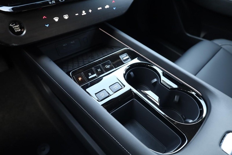 Nissan Murano Vehicle Image 18