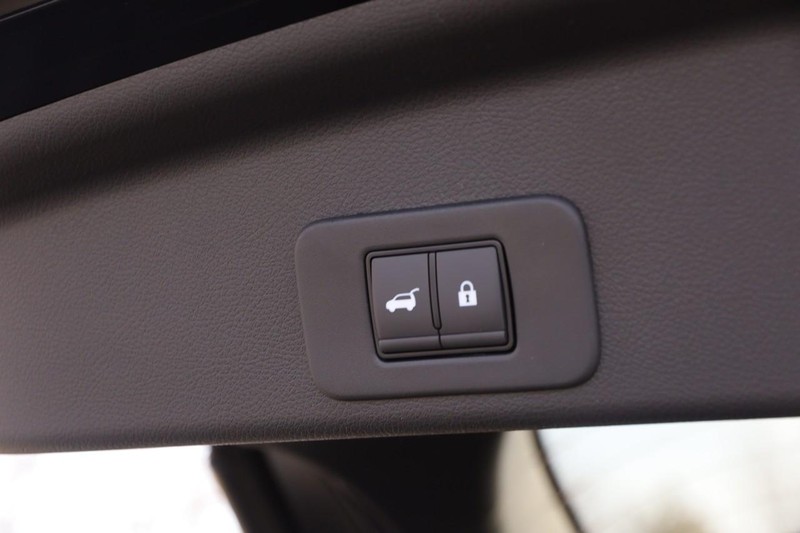 Nissan Murano Vehicle Image 11