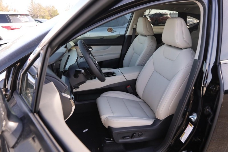Nissan Murano Vehicle Image 13