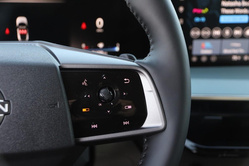 Nissan Murano Vehicle Image 17