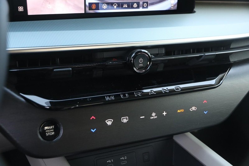 Nissan Murano Vehicle Image 22